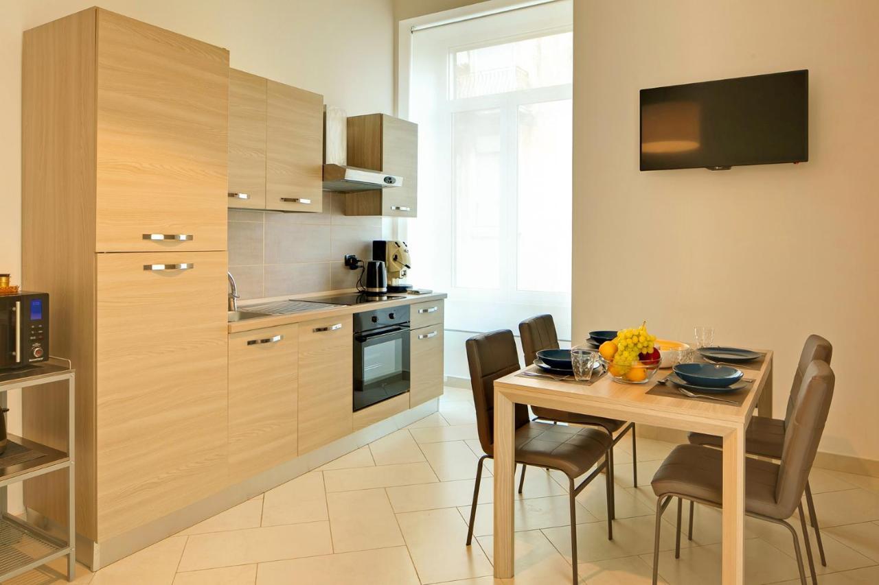 Le Corti Di Napoli Apartments Kültér fotó